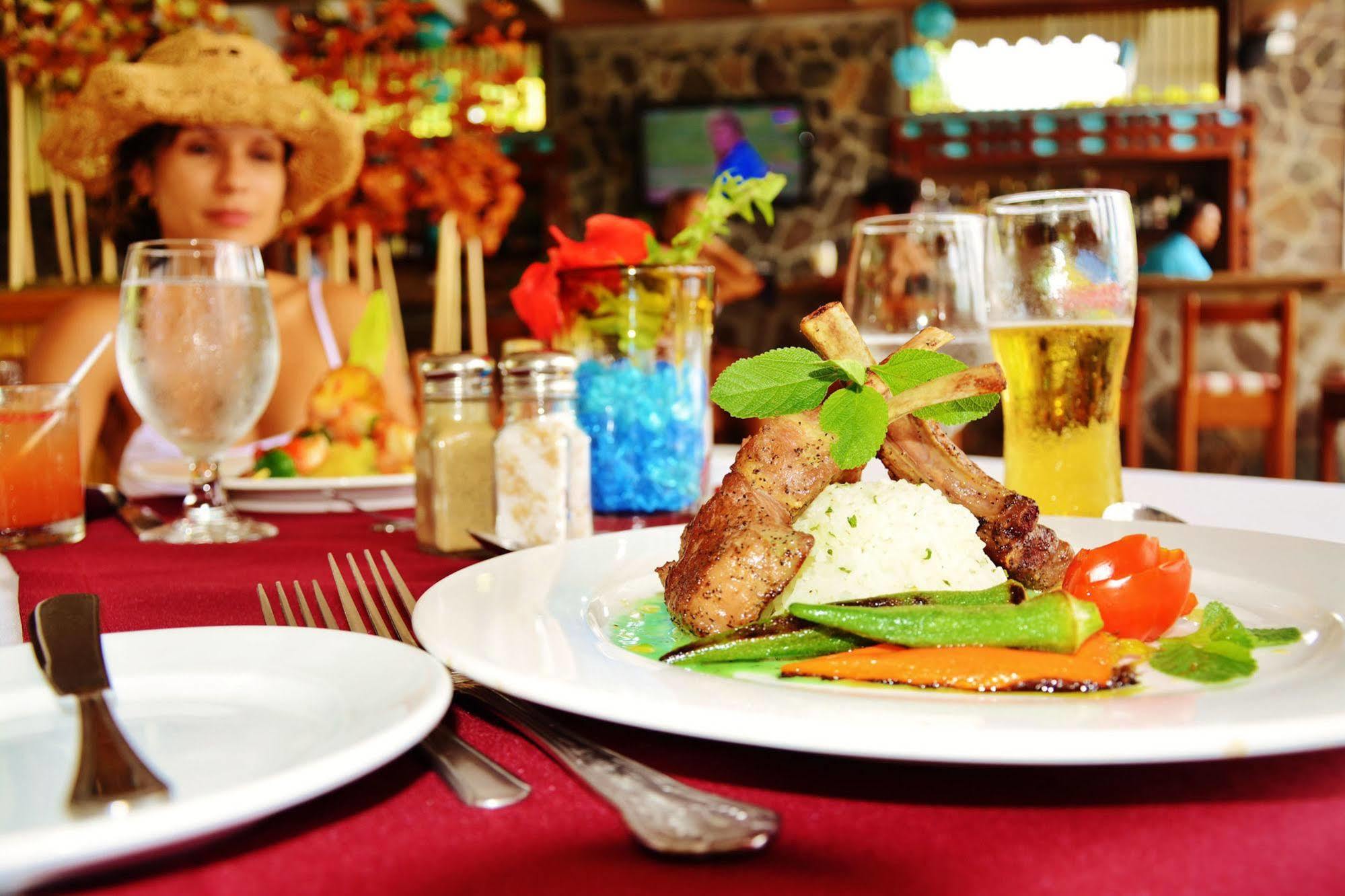 Saint Vincent Beachcombers Hotel מראה חיצוני תמונה