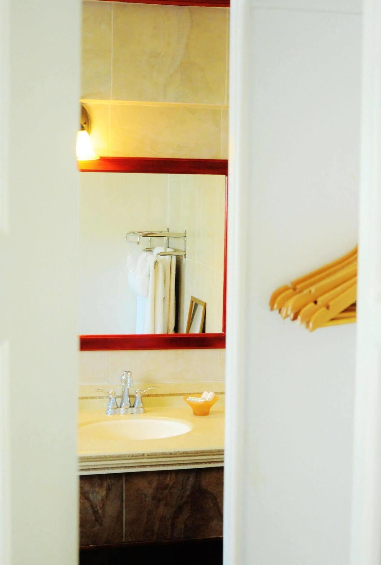 Saint Vincent Beachcombers Hotel מראה חיצוני תמונה